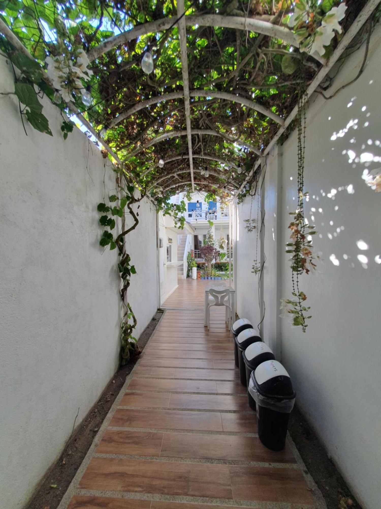 Clubboracay Apartelle Balabag  Exterior photo