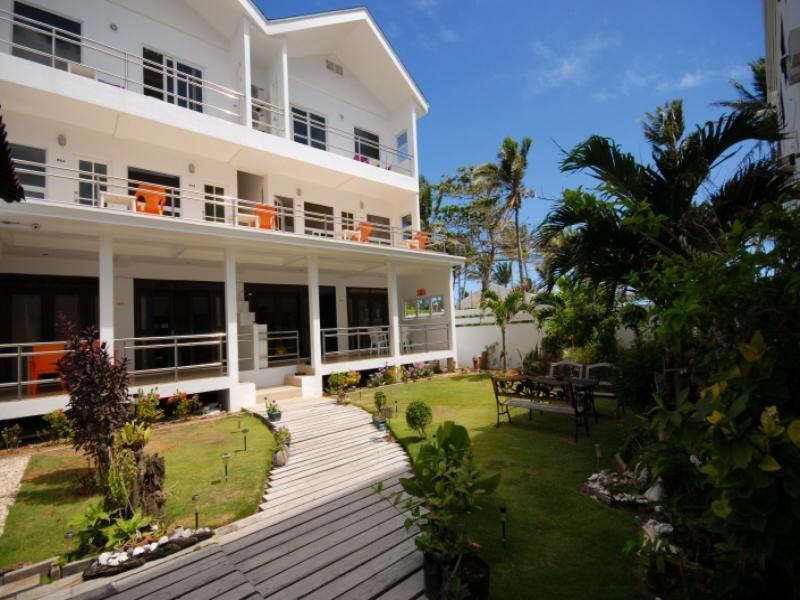 Clubboracay Apartelle Balabag  Exterior photo